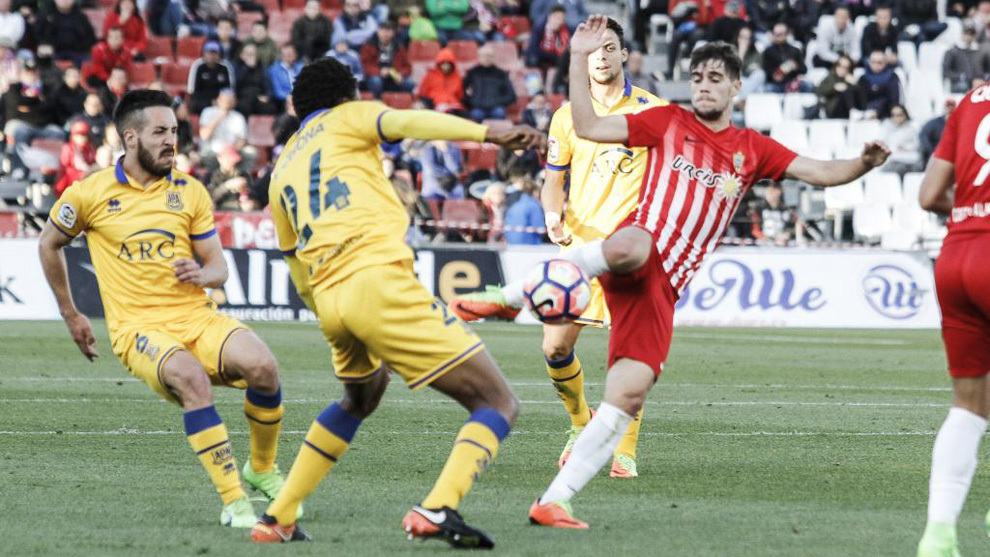 Soi kèo Almeria vs Malaga, 2h00 ngày 4/9/2018