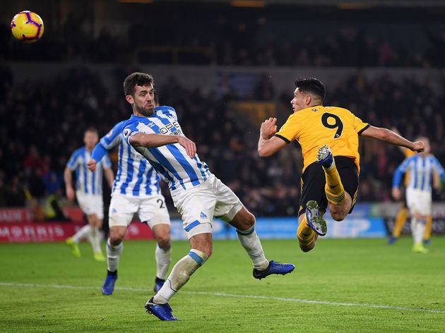 Soi kèo Huddersfield – Wolves, 2h45 ngày 27/2/2019