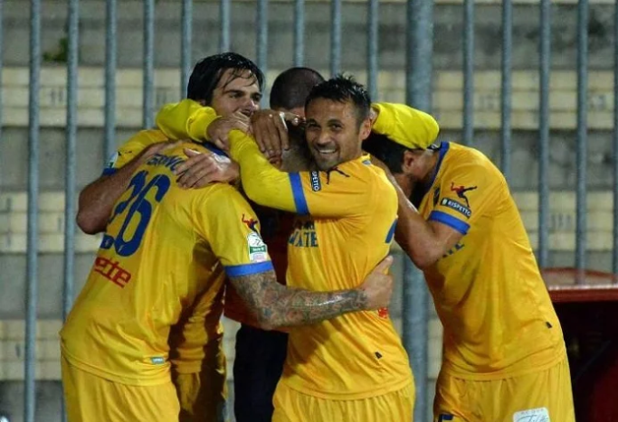 Soi kèo Pordenone – Frosinone, 2h00 ngày 27/8/2019